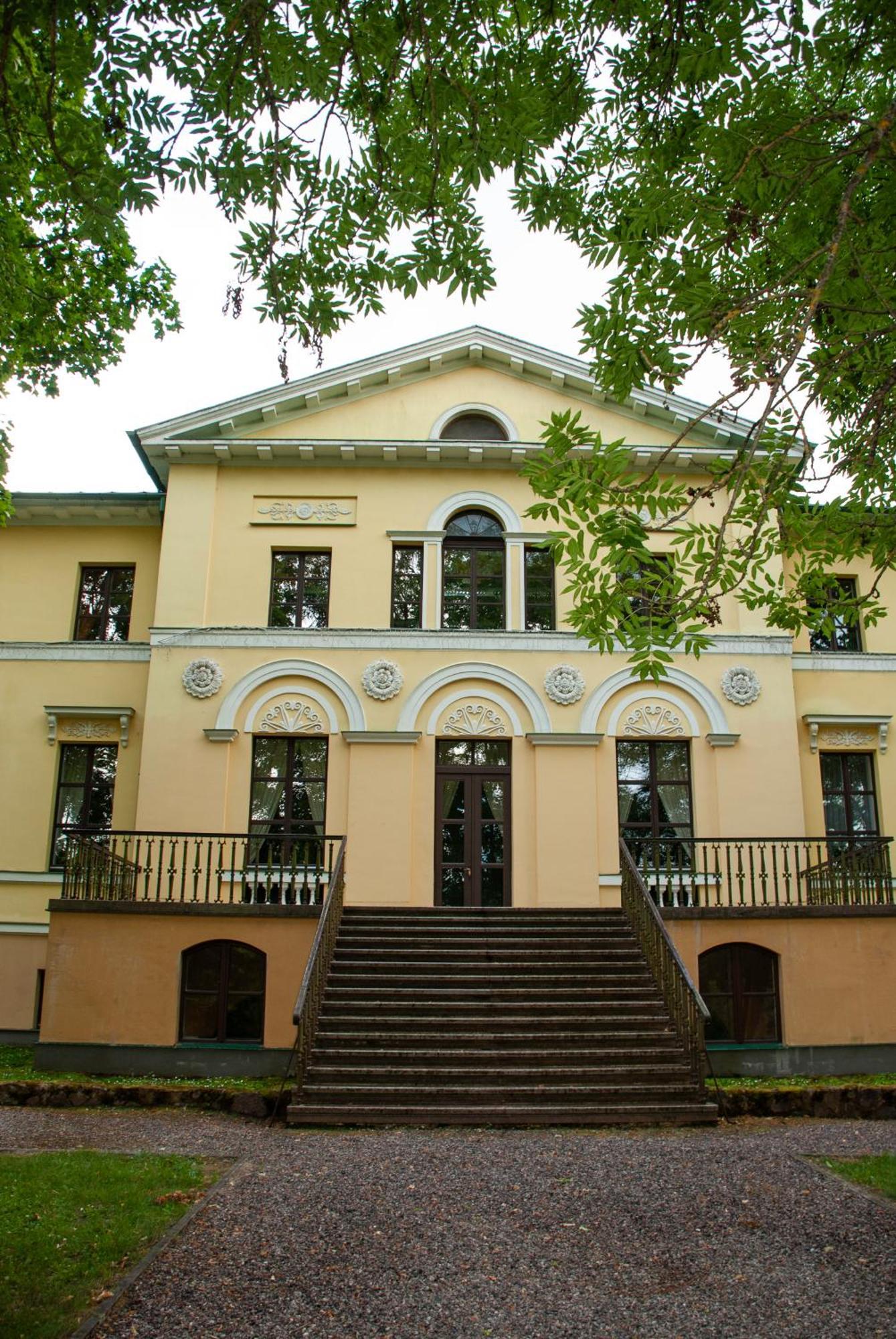 Отель Nauksenu Muiza Naukseni Экстерьер фото