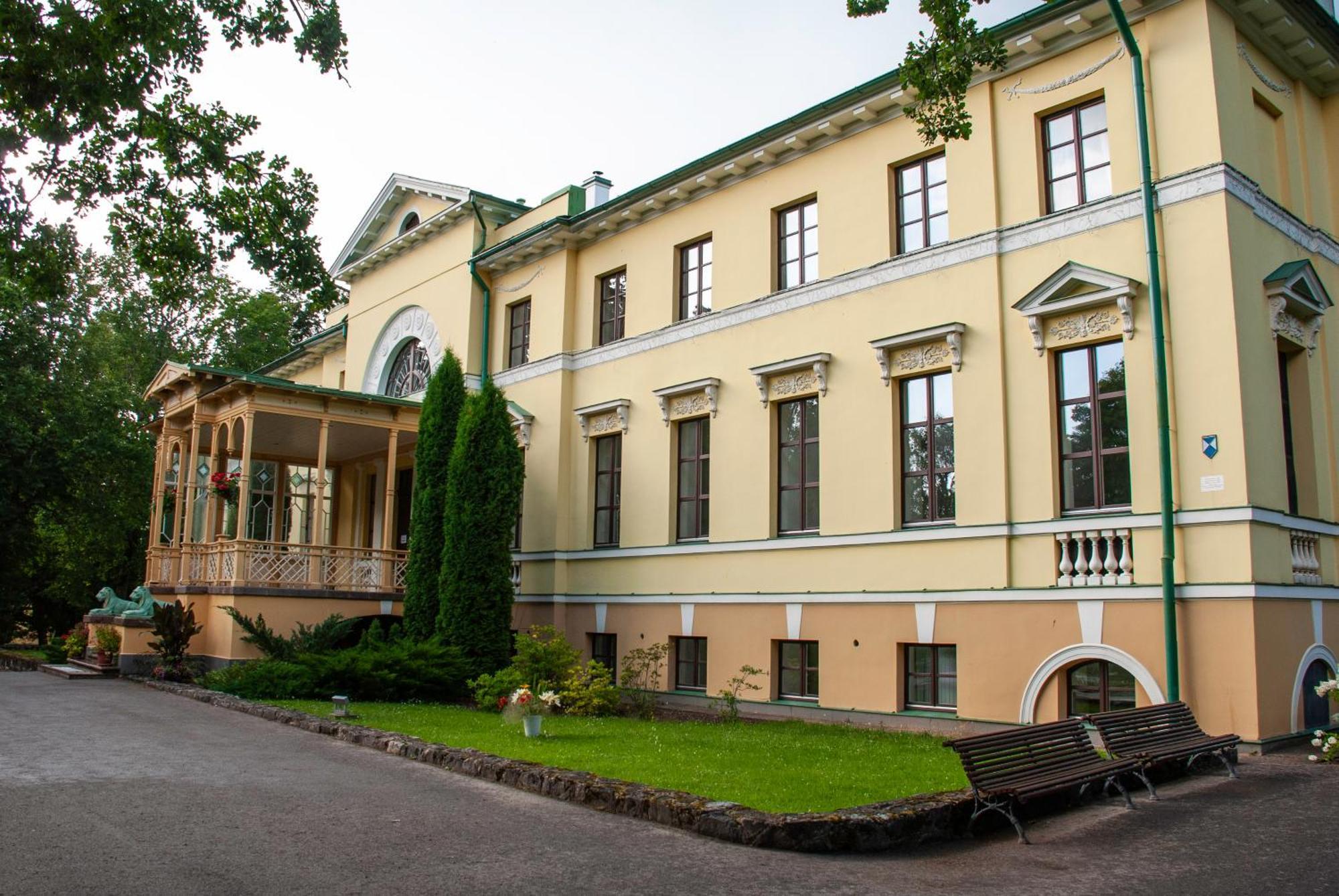 Отель Nauksenu Muiza Naukseni Экстерьер фото
